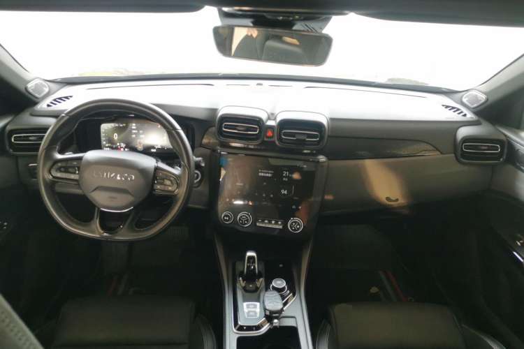 Used Lynk & Co 02 Hatchback 2022 2.0TD Pro Center Console