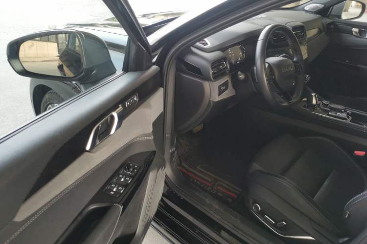 Used Lynk & Co 02 Hatchback 2022 2.0TD Pro Driver Seat