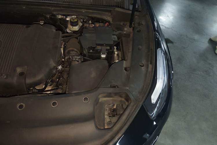 Used Lynk & Co 02 Hatchback 2022 2.0TD Pro Engine Bay Left