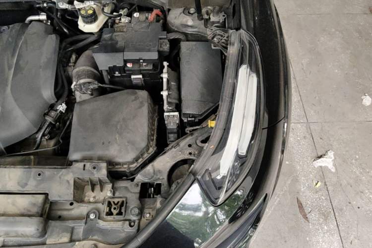 Used Lynk & Co 02 Hatchback 2022 2.0TD Pro Engine Bay Left