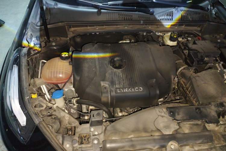 Used Lynk & Co 02 Hatchback 2022 2.0TD Pro Engine Bay Right