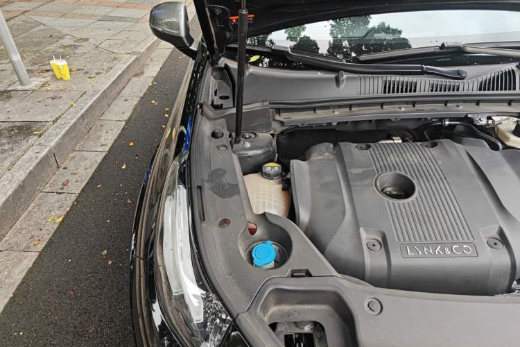 Used Lynk & Co 02 Hatchback 2022 2.0TD Pro Engine Bay Right