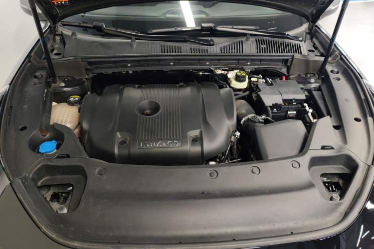 Used Lynk & Co 02 Hatchback 2022 2.0TD Pro Engine Bay
