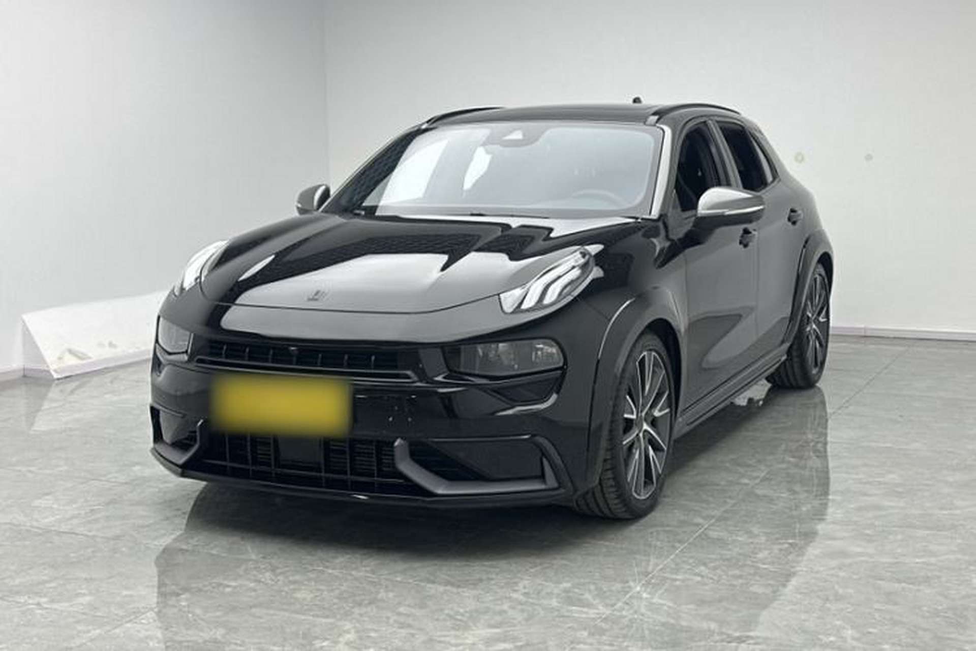 Used Lynk & Co 02 Hatchback 2022 2.0TD Pro Front Left 45 Deg