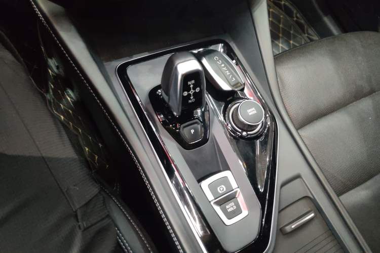 Used Lynk & Co 02 Hatchback 2022 2.0TD Pro Gear Lever
