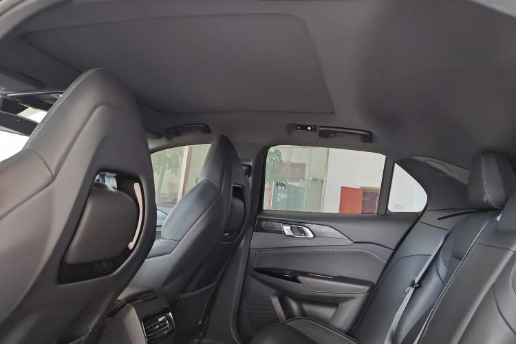 Used Lynk & Co 02 Hatchback 2022 2.0TD Plus Interior 6
