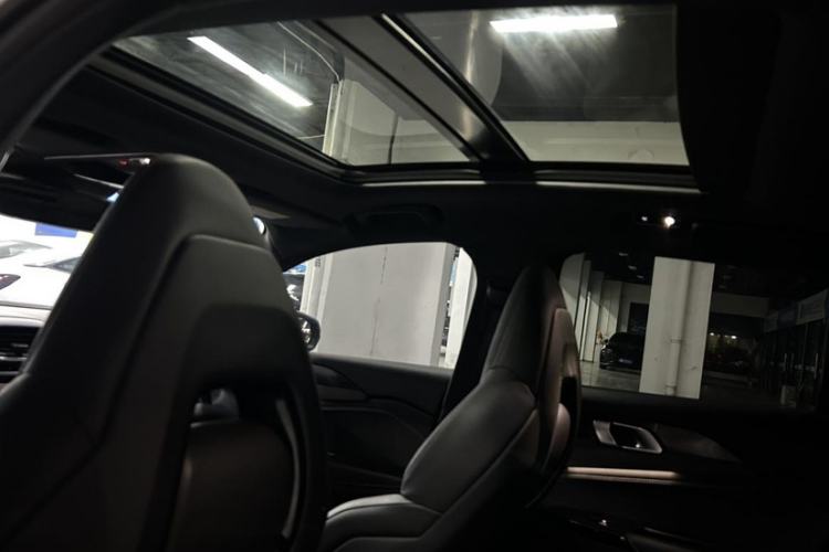 Used Lynk & Co 02 Hatchback 2022 2.0TD Pro Interior 6