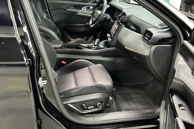 Used Lynk & Co 02 Hatchback 2022 2.0TD Pro Interior 7