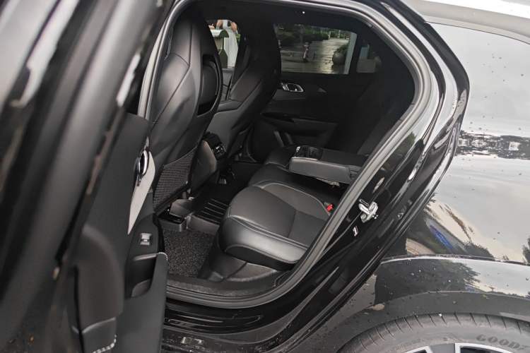 Used Lynk & Co 02 Hatchback 2022 2.0TD Pro Left Rear Seat