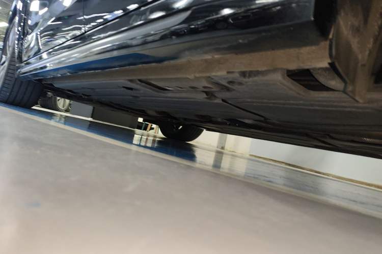 Used Lynk & Co 02 Hatchback 2022 2.0TD Pro Left Side Sill