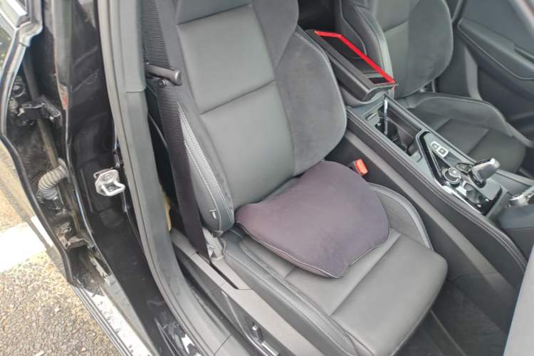 Used Lynk & Co 02 Hatchback 2022 2.0TD Pro Right Front Seat