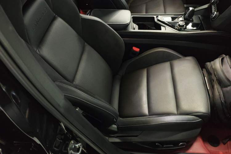 Used Lynk & Co 02 Hatchback 2022 2.0TD Pro Right Front Seat