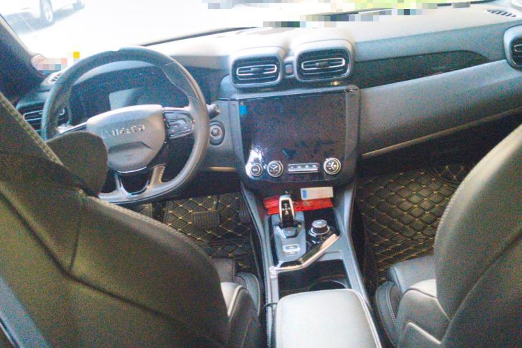 Used Lynk & Co 02 Hatchback 2022 2.0TD Pro Center Console