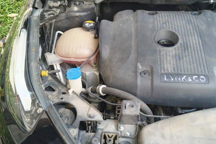 Used Lynk & Co 02 Hatchback 2022 2.0TD Pro Engine Bay Right