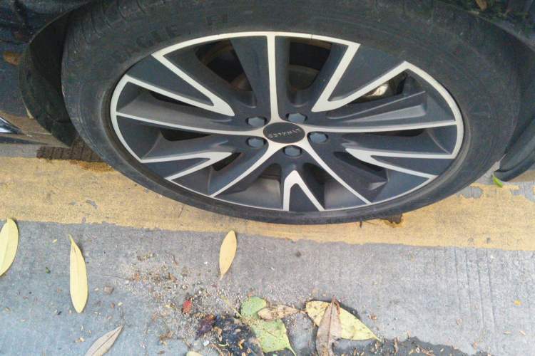 Used Lynk & Co 02 Hatchback 2022 2.0TD Pro Right Front Wheel Hub