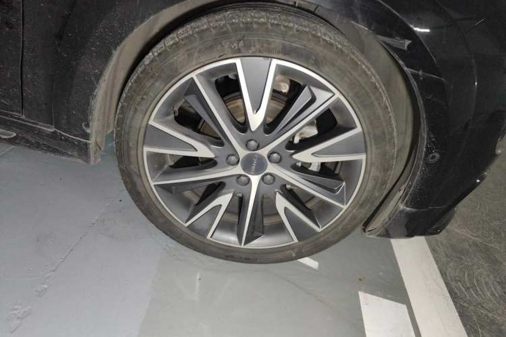 Used Lynk & Co 02 Hatchback 2022 2.0TD Pro Right Front Wheel Hub