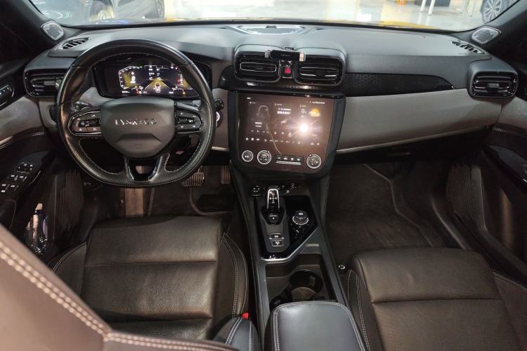 Used Lynk & Co 02 Hatchback 2022 2.0TD Pro Center Console