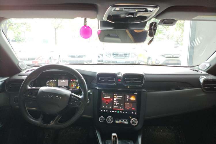 Used Lynk & Co 02 Hatchback 2022 2.0TD Pro Center Console
