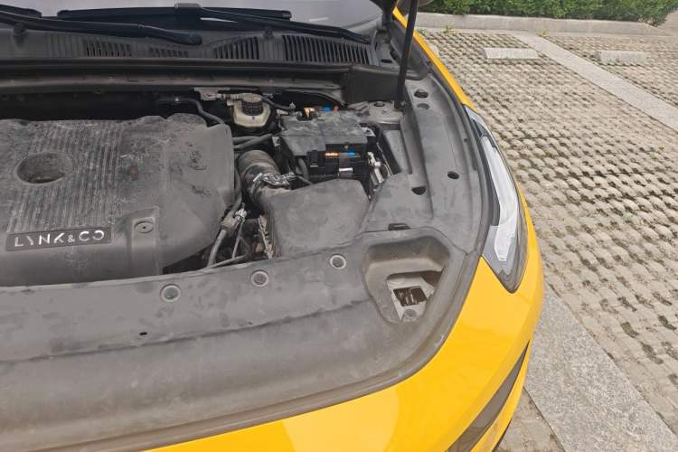 Used Lynk & Co 02 Hatchback 2022 2.0TD Pro Engine Bay Left