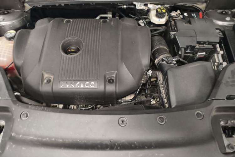 Used Lynk & Co 02 Hatchback 2022 2.0TD Plus Engine Bay