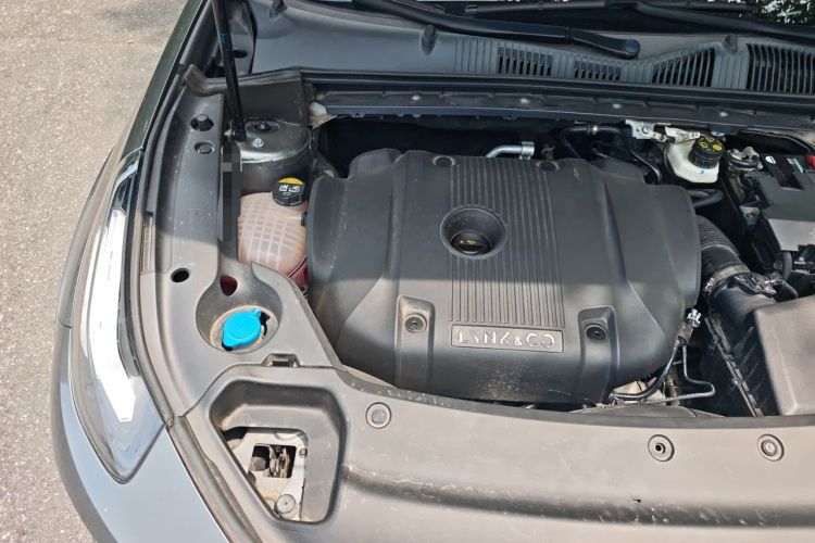 Used Lynk & Co 02 Hatchback 2022 2.0TD Plus Engine Bay Right