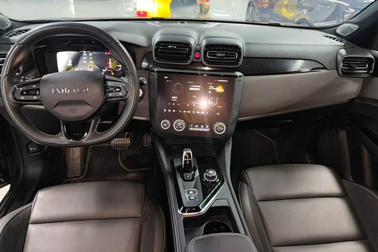 Used Lynk & Co 02 Hatchback 2022 2.0TD Pro Gear Lever