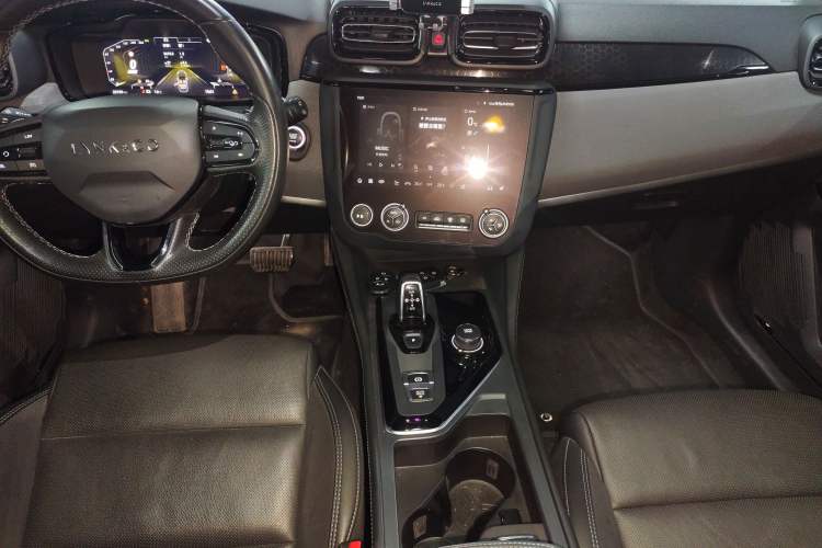 Used Lynk & Co 02 Hatchback 2022 2.0TD Pro Gear Lever