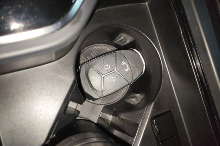 Used Lynk & Co 02 Hatchback 2022 2.0TD Pro Interior 1