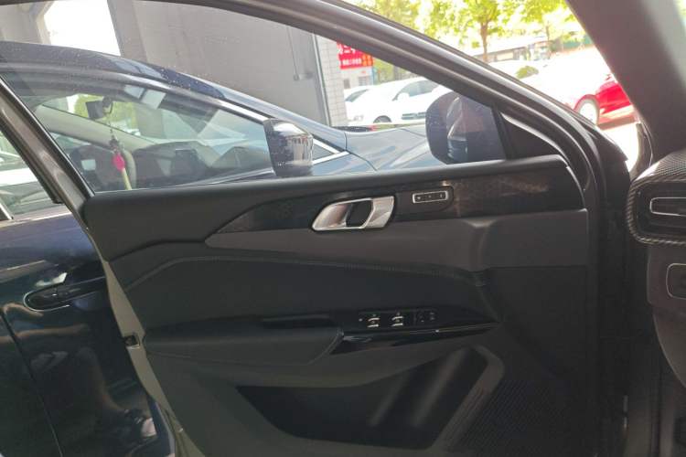 Used Lynk & Co 02 Hatchback 2022 2.0TD Pro Left Front Door Interior