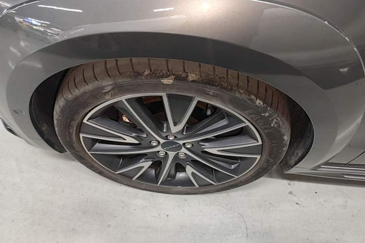 Used Lynk & Co 02 Hatchback 2022 2.0TD Pro Left Front Wheel Hub