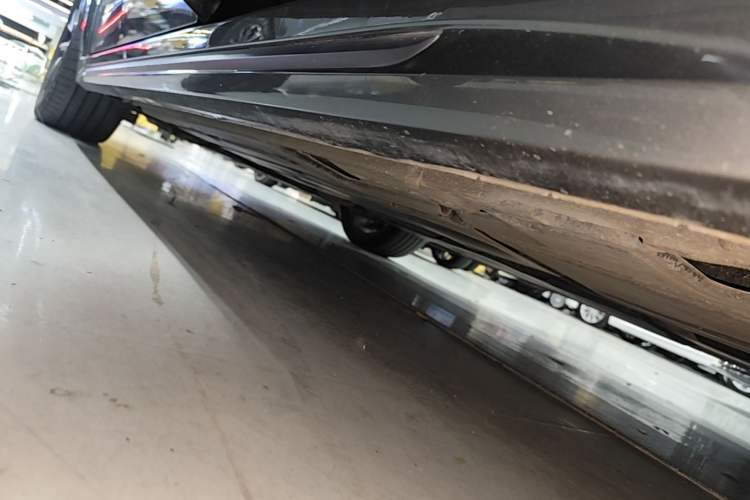Used Lynk & Co 02 Hatchback 2022 2.0TD Pro Left Side Sill