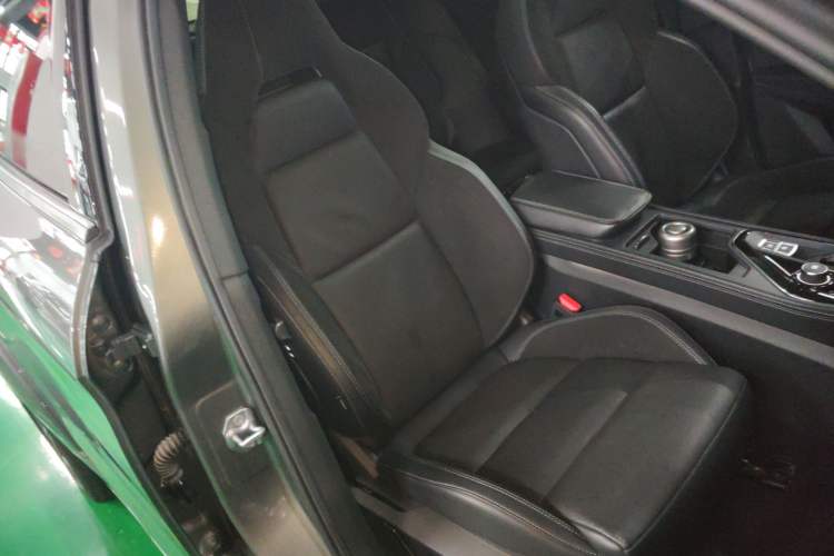 Used Lynk & Co 02 Hatchback 2022 2.0TD Pro Right Front Seat