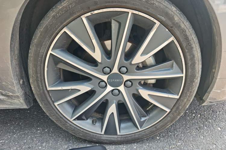 Used Lynk & Co 02 Hatchback 2022 2.0TD Plus Right Front Wheel Hub
