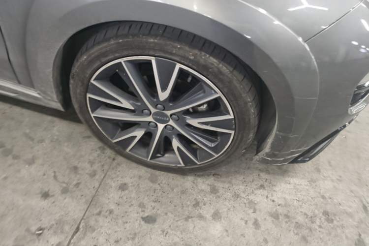 Used Lynk & Co 02 Hatchback 2022 2.0TD Plus Right Front Wheel Hub