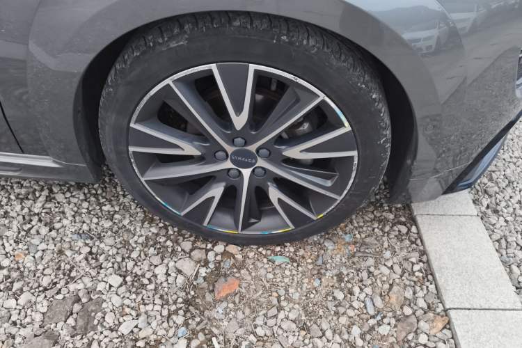 Used Lynk & Co 02 Hatchback 2022 2.0TD Pro Right Front Wheel Hub
