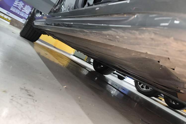 Used Lynk & Co 02 Hatchback 2022 2.0TD Pro Right Side Sill