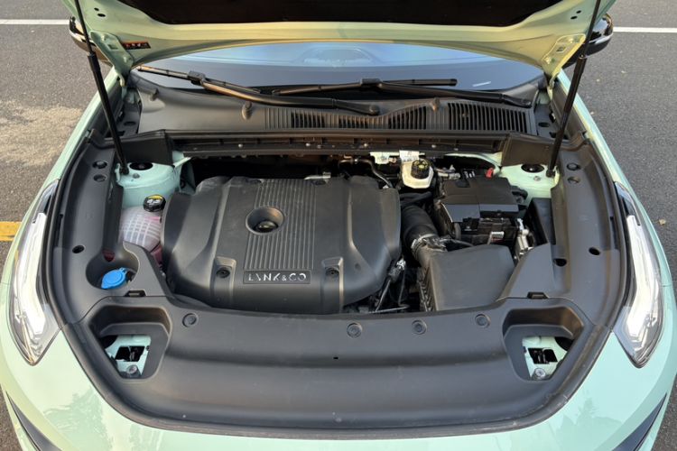 Used Lynk & Co 02 Hatchback 2022 2.0TD Summer Limited Edition Engine Bay