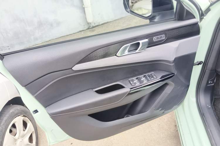 Used Lynk & Co 02 Hatchback 2022 2.0TD Summer Limited Edition Interior 7