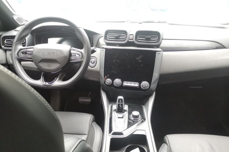 Used Lynk & Co 02 Hatchback 2022 2.0TD Pro Center Console
