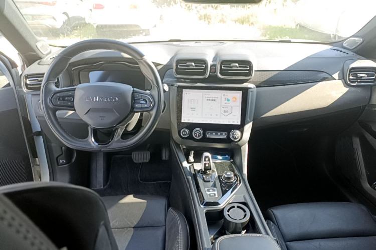 Used Lynk & Co 02 Hatchback 2022 2.0TD Pro Center Console