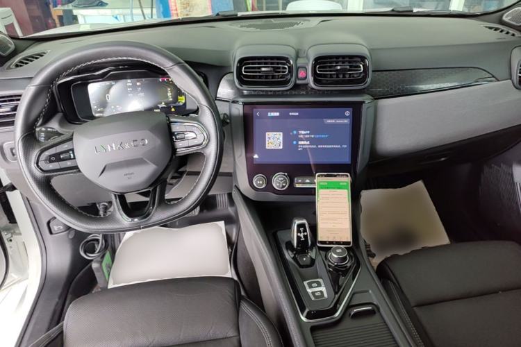 Used Lynk & Co 02 Hatchback 2022 2.0TD Pro Center Console