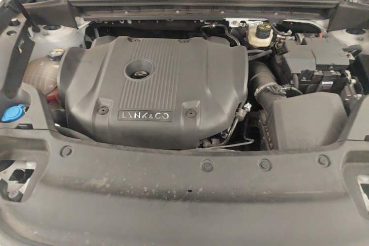 Used Lynk & Co 02 Hatchback 2022 2.0TD Plus Engine Bay