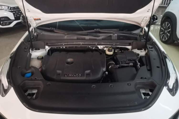 Used Lynk & Co 02 Hatchback 2022 2.0TD Pro Engine Bay