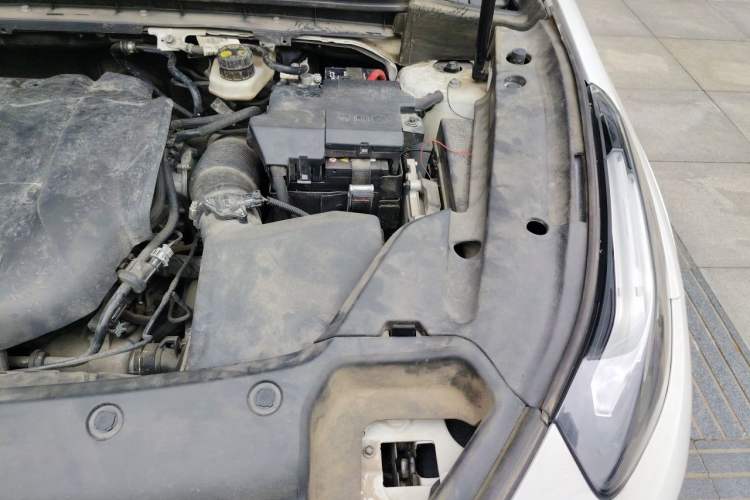 Used Lynk & Co 02 Hatchback 2022 2.0TD Pro Engine Bay Left