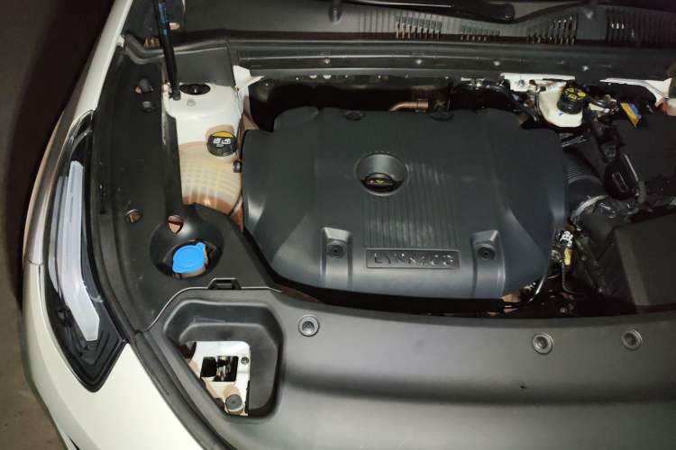 Used Lynk & Co 02 Hatchback 2022 2.0TD Plus Engine Bay Right