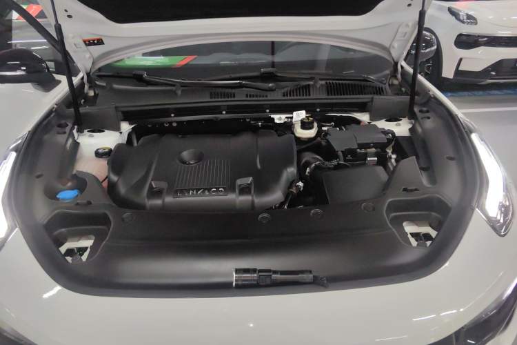Used Lynk & Co 02 Hatchback 2022 2.0TD Pro Engine Bay