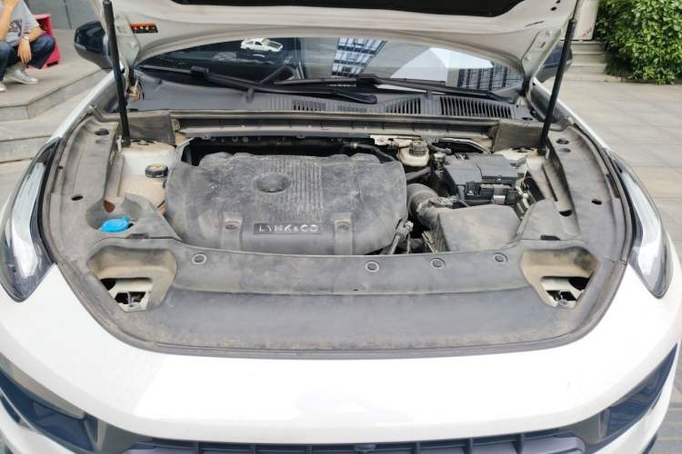 Used Lynk & Co 02 Hatchback 2022 2.0TD Pro Engine Bay