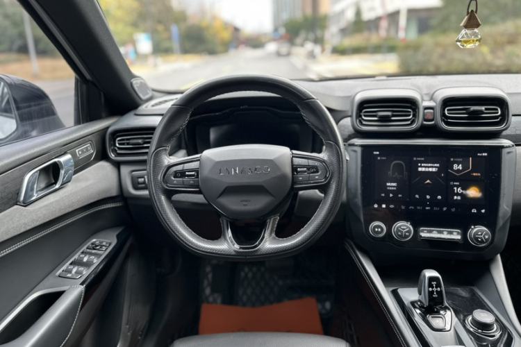 Used Lynk & Co 02 Hatchback 2022 2.0TD Pro Interior 2