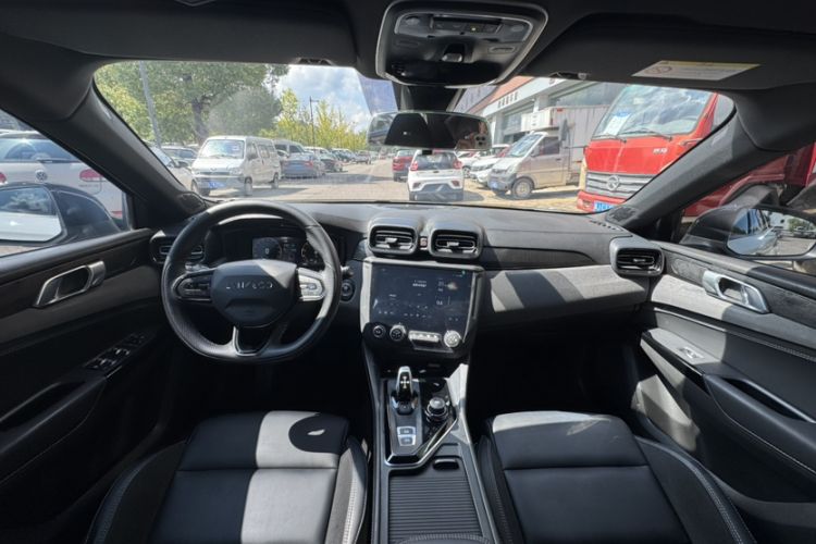 Used Lynk & Co 02 Hatchback 2022 2.0TD Plus Interior 3