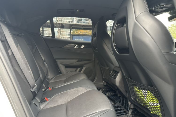 Used Lynk & Co 02 Hatchback 2022 2.0TD Pro Interior 4